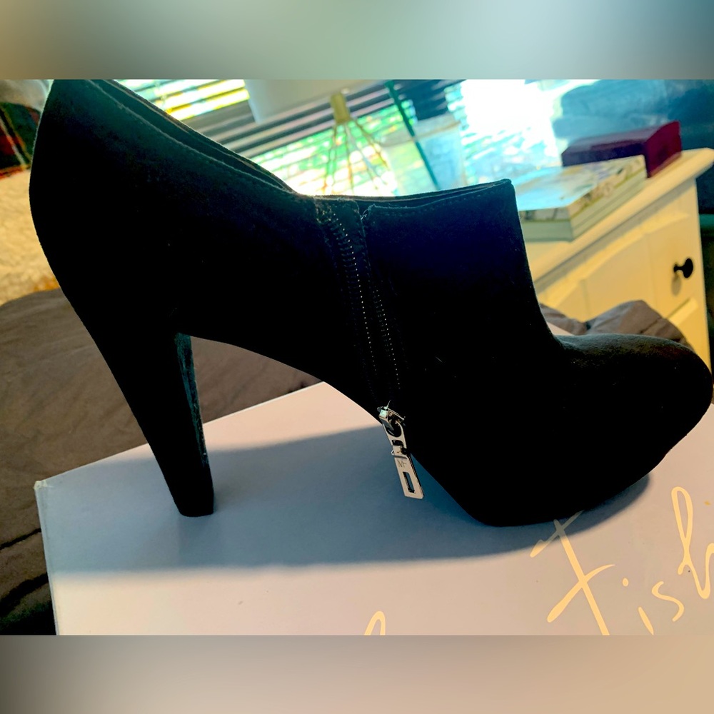 NIB - Marc Fisher Abetta2 Black Suede Platform Shoes Size 10 Orig $129 Sell $69